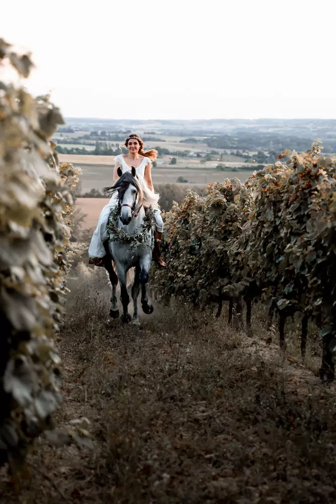 photo d'une mariée à cheval à Agen