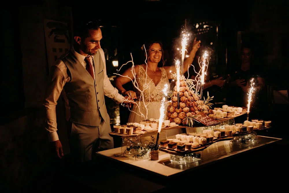 arrivé du gâteau des mariés à Agen