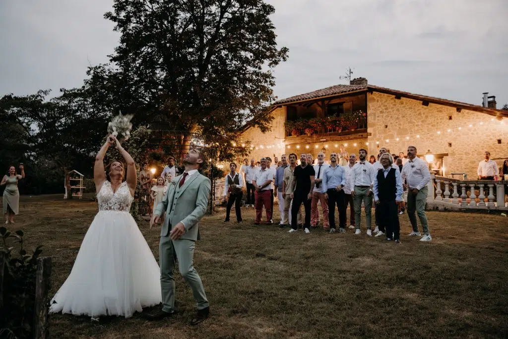 lancée de bouquet pendant la soirée de mariage à Agen